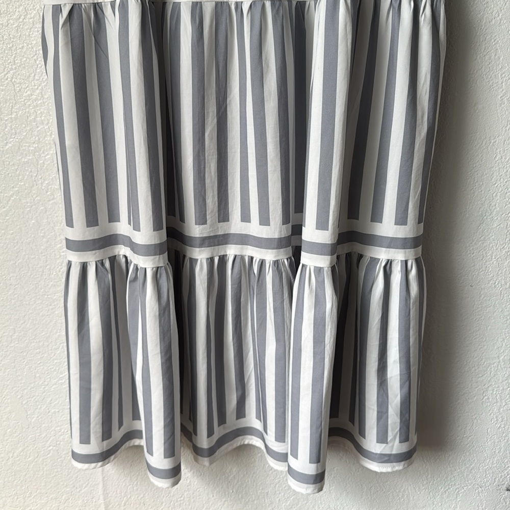 Striped Tiered Dress - Picture 6 of 7